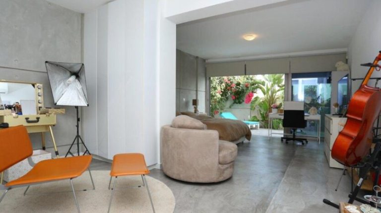 5 Bedroom Villa for Sale in Agios Tychonas, Limassol District