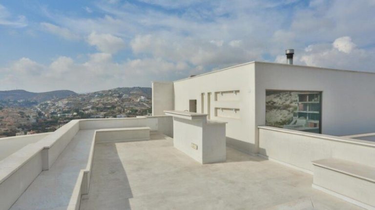 5 Bedroom Villa for Sale in Agios Tychonas, Limassol District