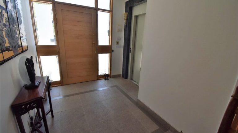 5 Bedroom Villa for Sale in Limassol District
