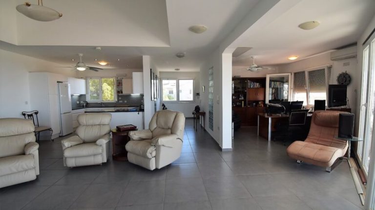 5 Bedroom Villa for Sale in Limassol District