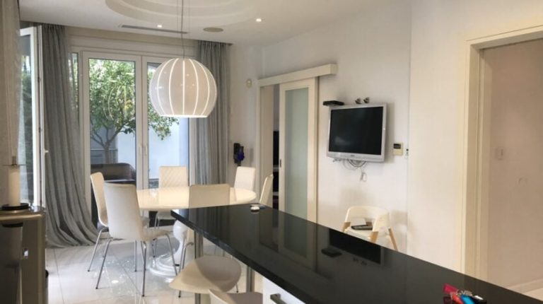 5 Bedroom Villa for Sale in Limassol District