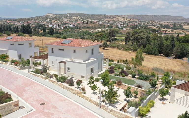 Maroni Hilltop Villas
