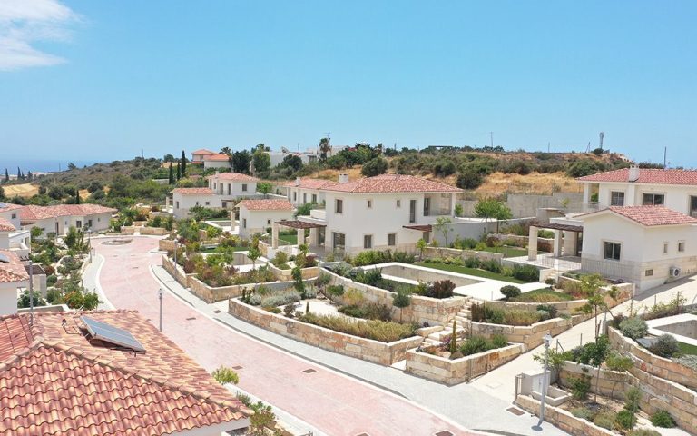 Maroni Hilltop Villas