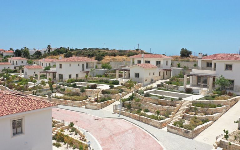 Maroni Hilltop Villas