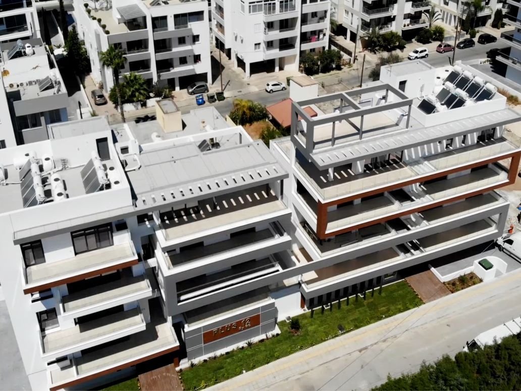 Plus 12 Residence