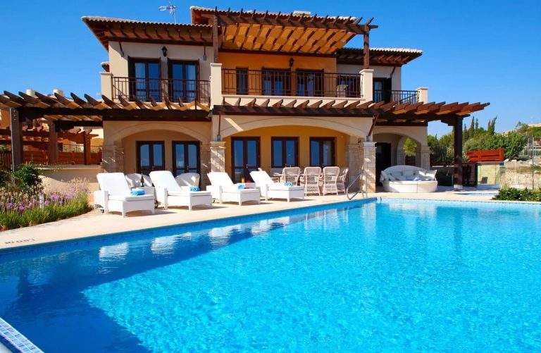 6+ Bedroom Villa for Sale in Aphrodite Hills, Paphos District