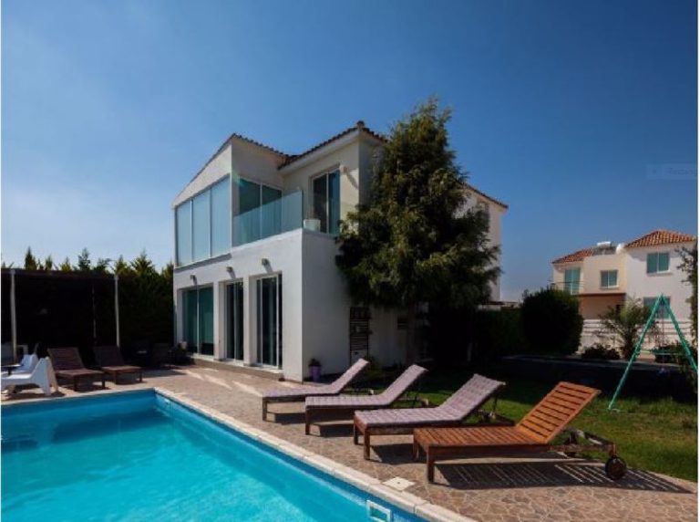 4 Bedroom Villa for Sale in Mandria, Paphos District