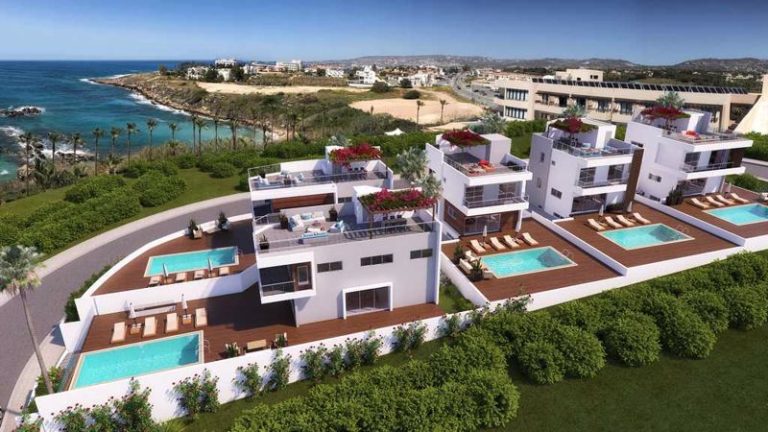 6+ Bedroom House for Sale in Kissonerga, Paphos District