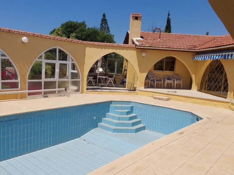 4 Bedroom House for Sale in Episkopi Lemesou, Limassol District