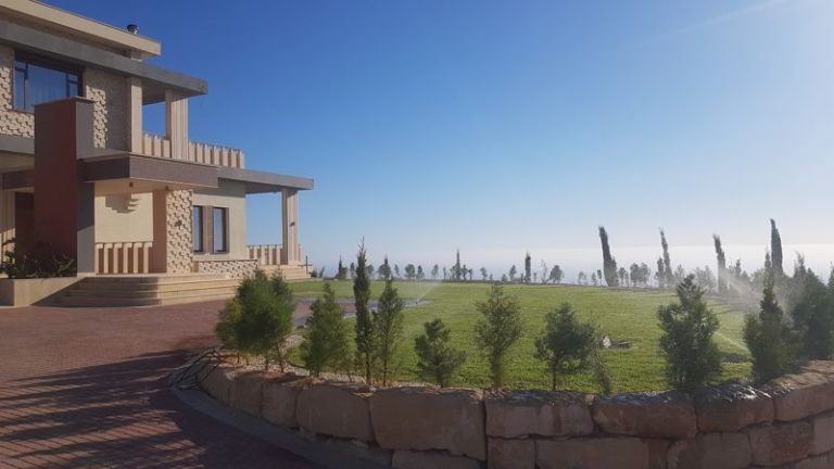 6+ Bedroom House for Sale in Mesa Chorio, Paphos District