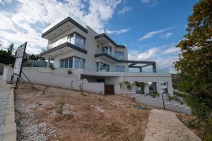 5 Bedroom House for Sale in Agios Tychonas, Limassol District