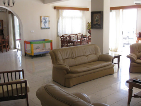 5 Bedroom House for Sale in Argaka, Paphos District