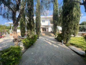 5 Bedroom House for Sale in Pyrgos Lemesou, Limassol District