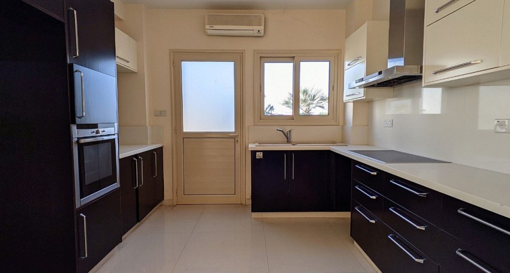 5 Bedroom House for Sale in Timi, Paphos District