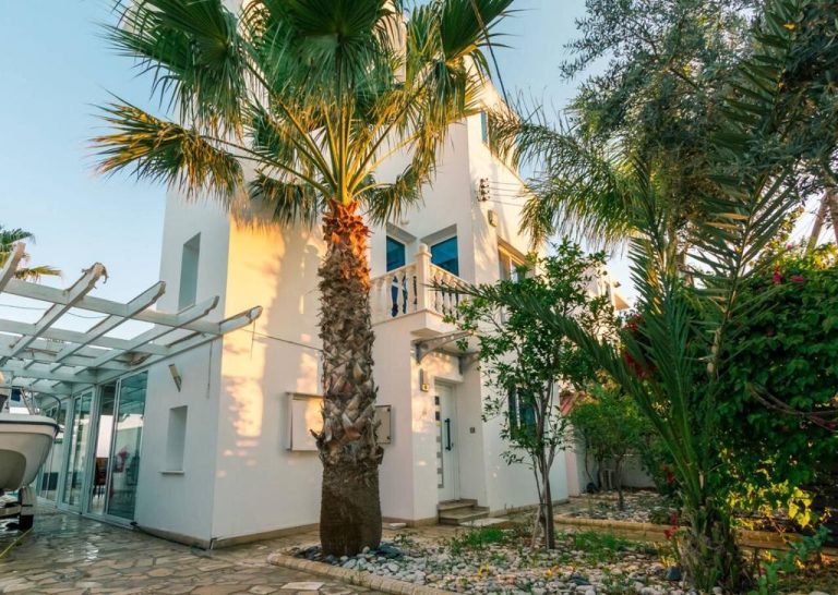 4 Bedroom House for Sale in Zygi, Larnaca District