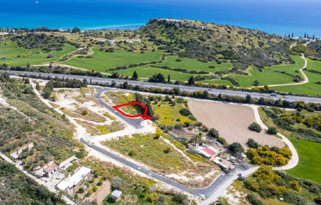 1,332m² Plot for Sale in Agios Tychonas, Limassol District