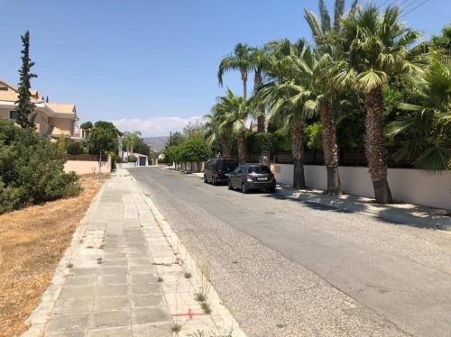 1,390m² Plot for Sale in Kalogiroi, Limassol District