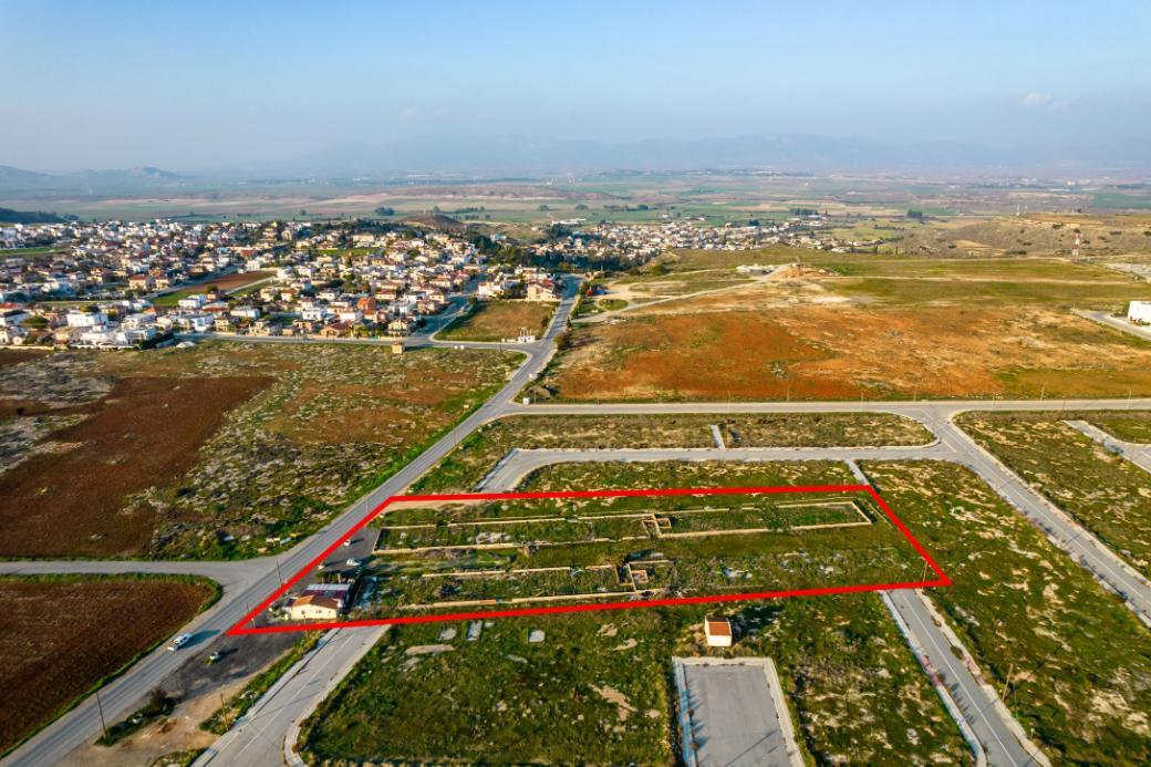 9,098m² Commercial Plot for Sale in Kokkinotrimithia, Nicosia District