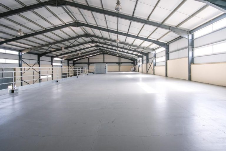 880m² Warehouse for Sale