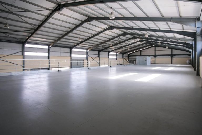 880m² Warehouse for Sale