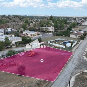 1,338m² Plot for Sale in Lythrodontas, Nicosia District
