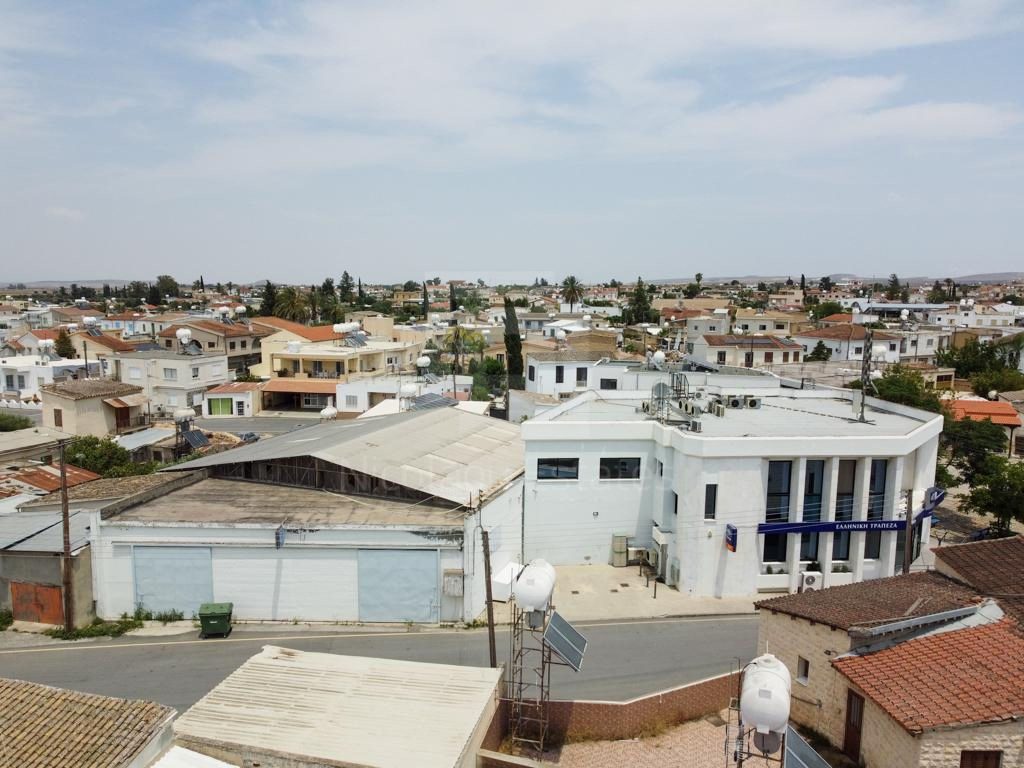 560m² Building for Sale in Athienou, Larnaca District