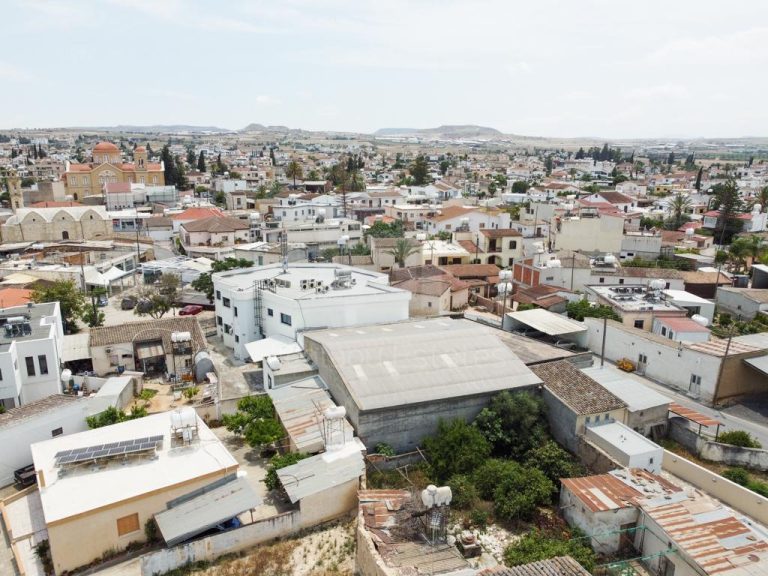 560m² Building for Sale in Athienou, Larnaca District