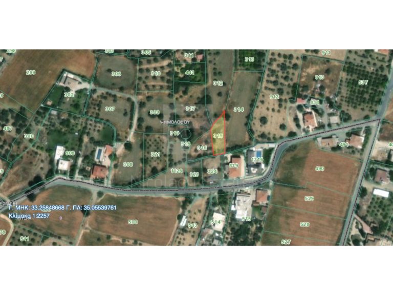 660m² Plot for Sale in Psimolofou, Nicosia District