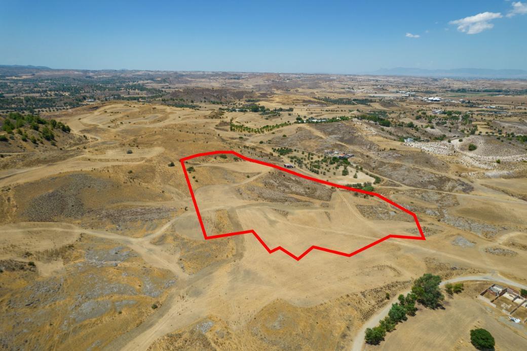 25,419m² Plot for Sale in Agia Varvara, Nicosia District