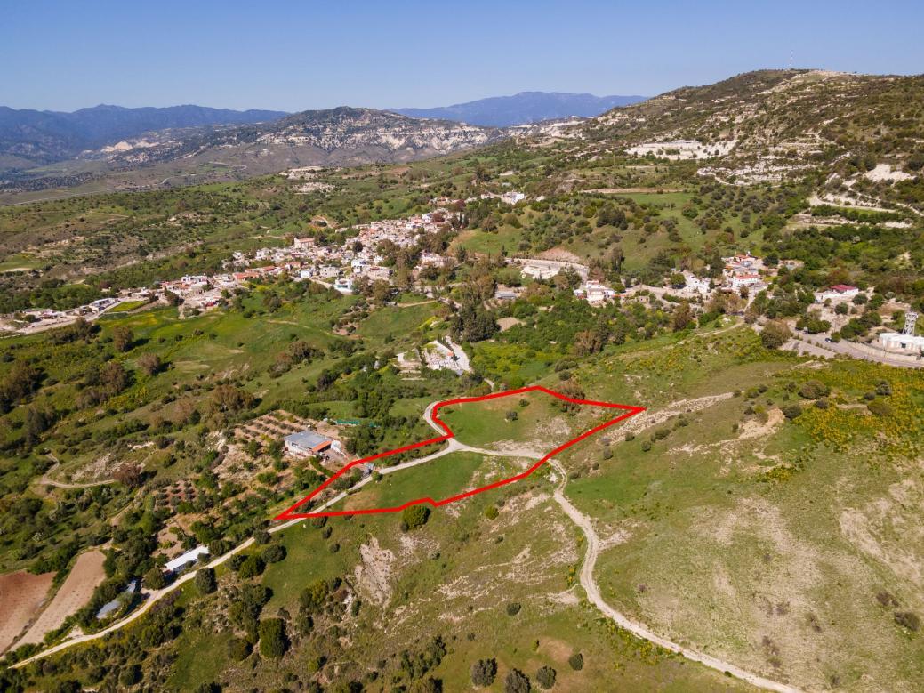 5,686m² Plot for Sale in Filousa Kelokedaron, Paphos District