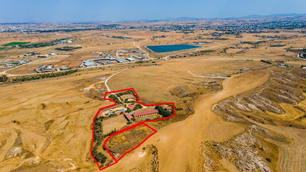 18,517m² Plot for Sale in Pano Deftera, Nicosia District