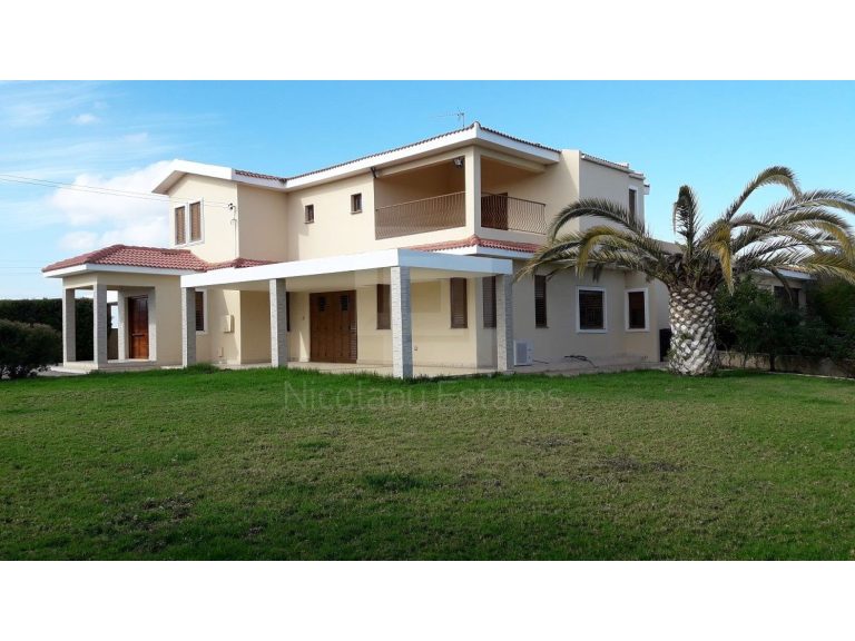 4 Bedroom House for Sale in Agioi Trimithias, Nicosia District