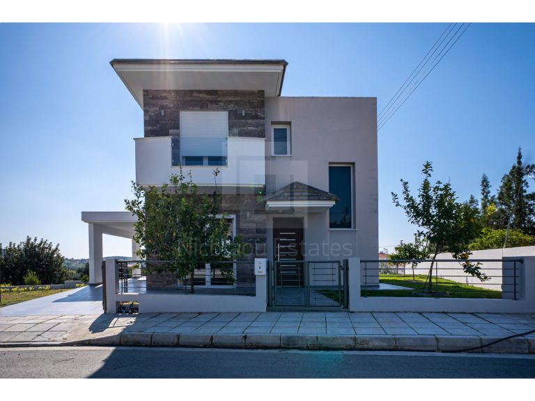 3 Bedroom House for Sale in Parekklisia, Limassol District