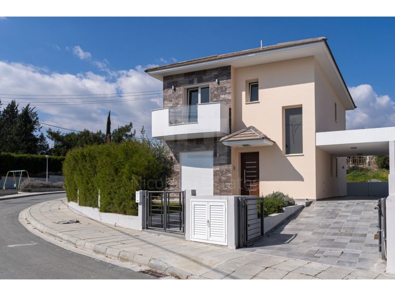 3 Bedroom House for Sale in Parekklisia, Limassol District