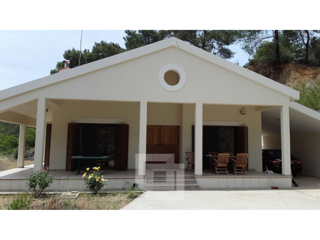 4 Bedroom House for Sale in Pera Pedi, Limassol District