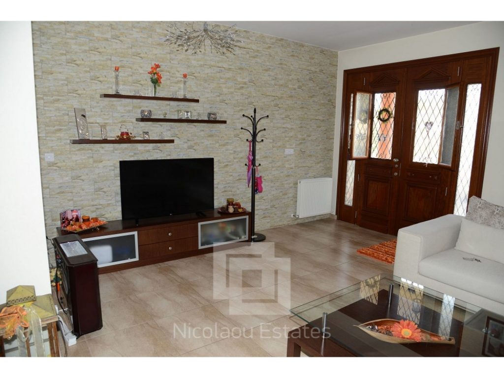 4 Bedroom House for Sale in Kapedes, Nicosia District