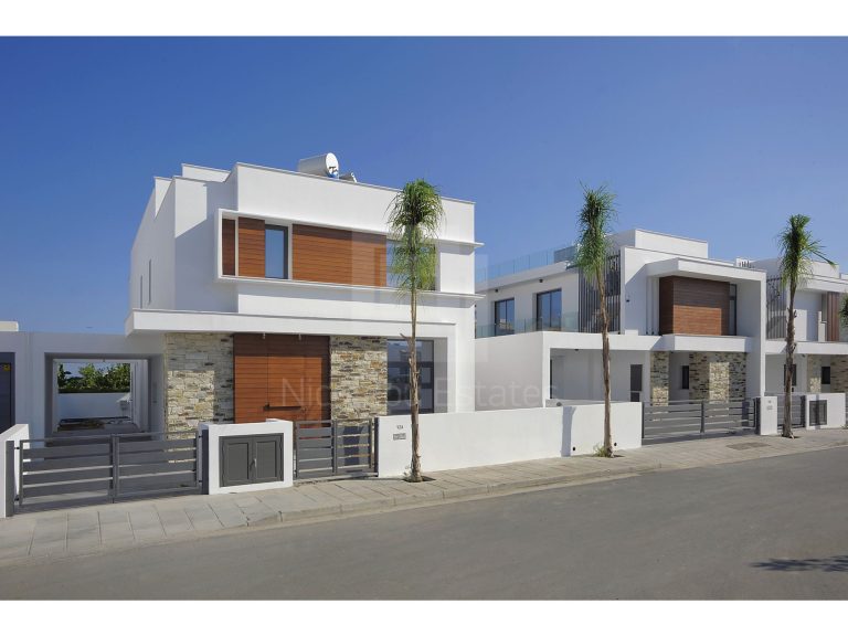 5 Bedroom House for Sale in Larnaca District