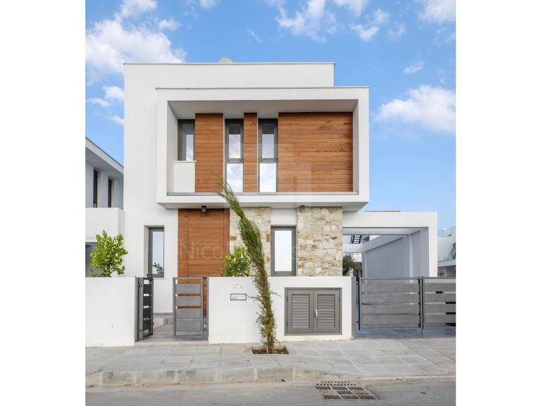 5 Bedroom House for Sale in Larnaca District