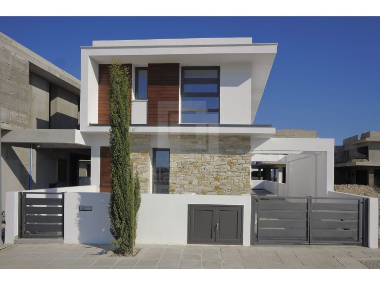 4 Bedroom House for Sale in Dromolaxia, Larnaca District