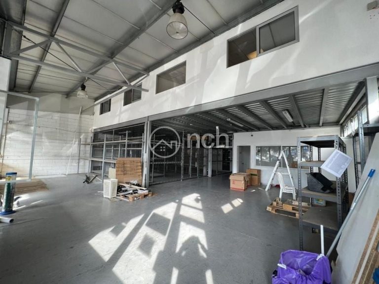 425m² Warehouse for Rent in Aglantzia, Nicosia District
