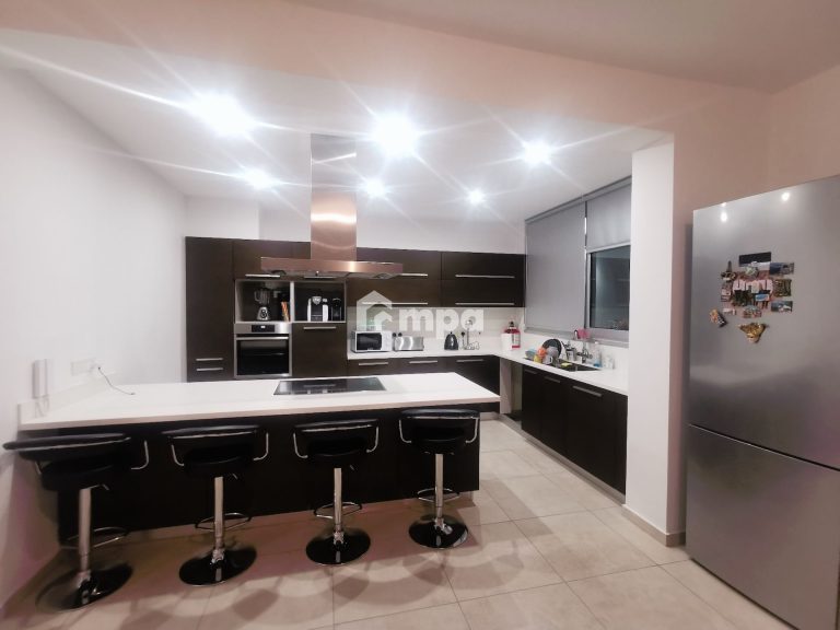 4 Bedroom House for Sale in Kallepeia, Nicosia District