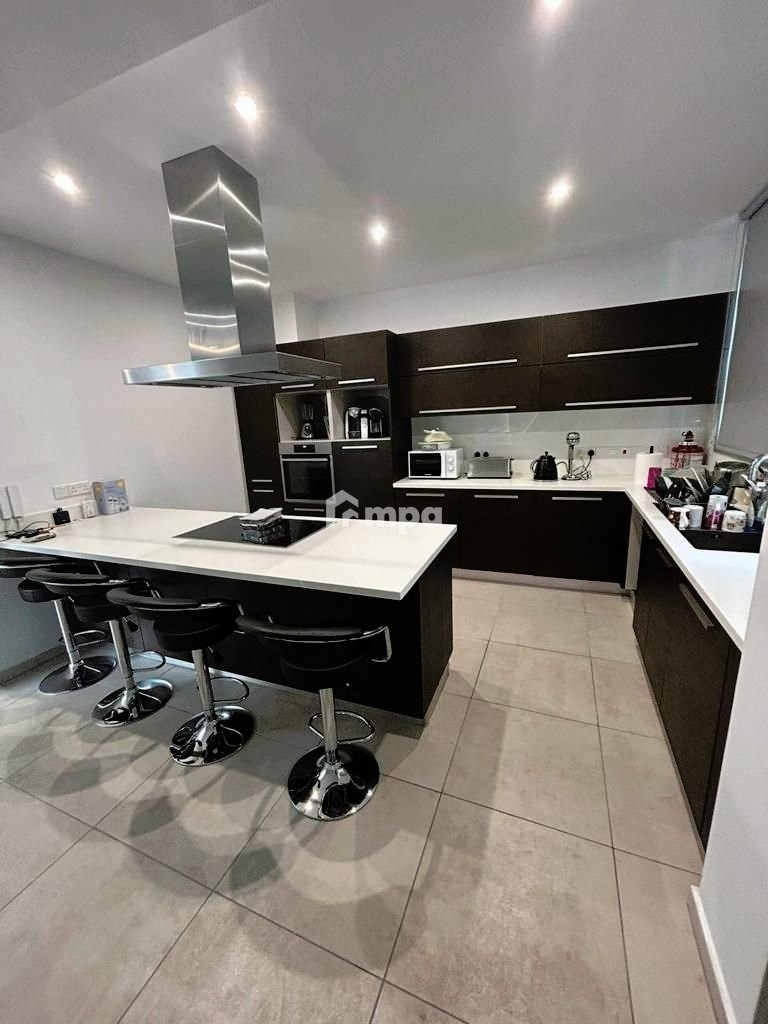 4 Bedroom House for Sale in Kallepeia, Nicosia District