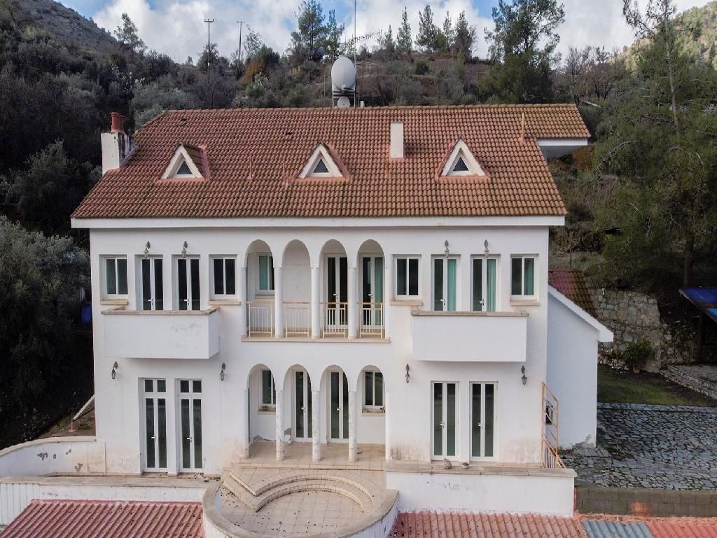 500m² Building for Sale in Agios Epifanios Oreinis, Nicosia District