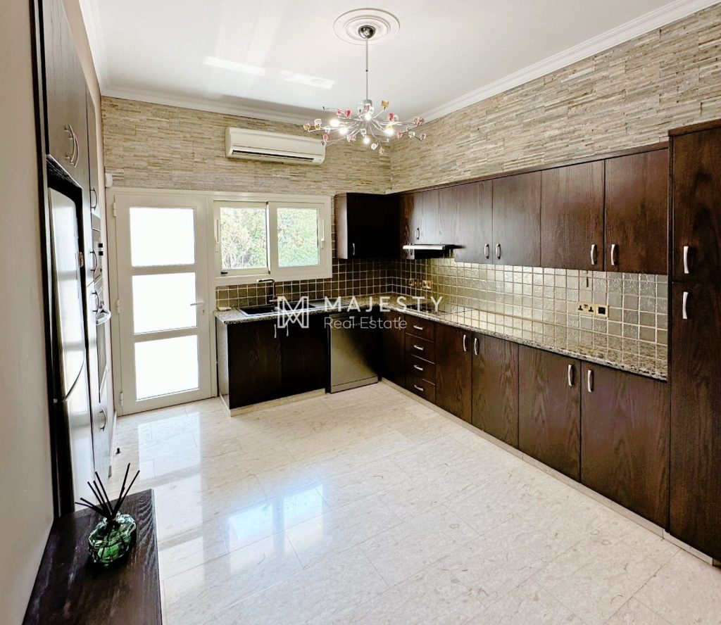 5 Bedroom Villa for Rent in Germasogeia, Limassol District