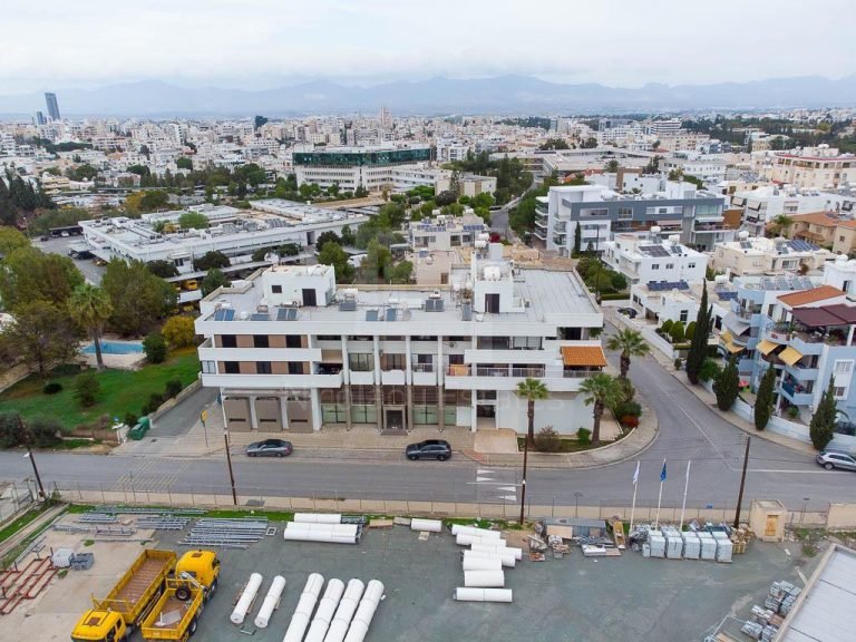 421m² Commercial for Sale in Strovolos, Nicosia District