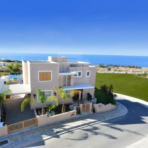 4 Bedroom House for Sale in Chlorakas, Paphos District