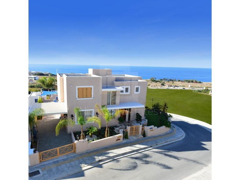 3 Bedroom House for Sale in Chlorakas, Paphos District