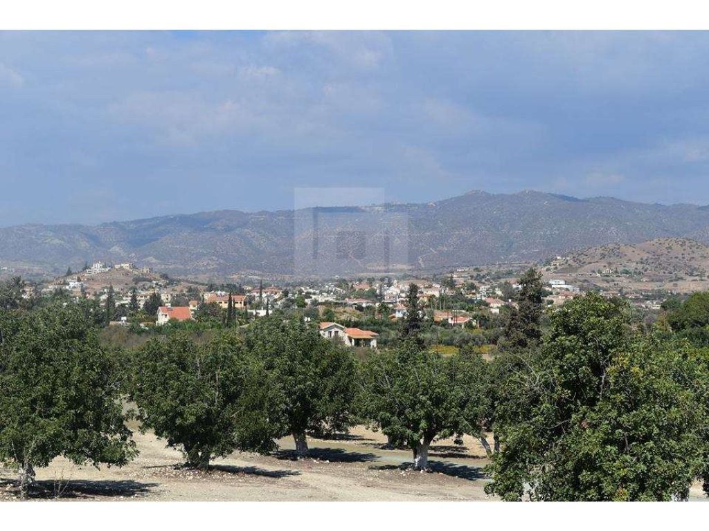 2,200m² Plot for Sale in Pyrgos Lemesou, Limassol District