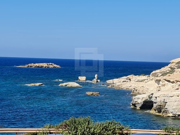 5 Bedroom House for Sale in Peyia, Paphos District