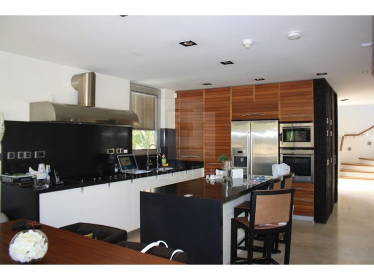 3 Bedroom House for Sale in Parekklisia, Limassol District